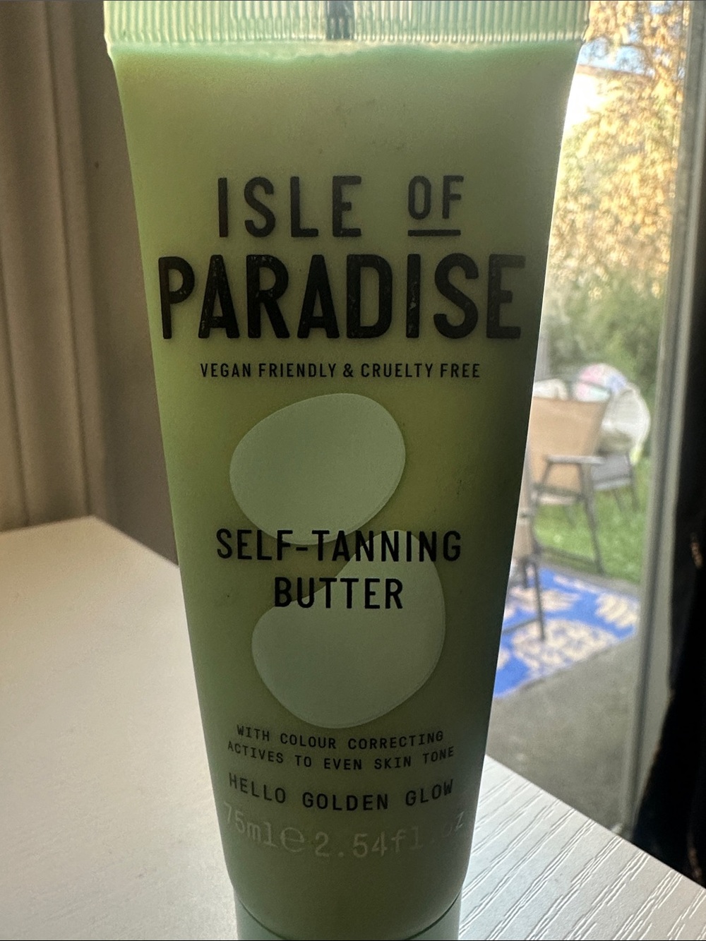 Isle of Paradise Self-Tanning Butter - Light Green Tube